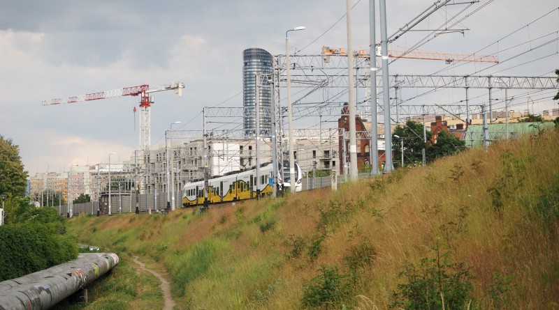 Nasyp kolejowy w okolicach węzła grabiszyńskiego we Wrocławiu