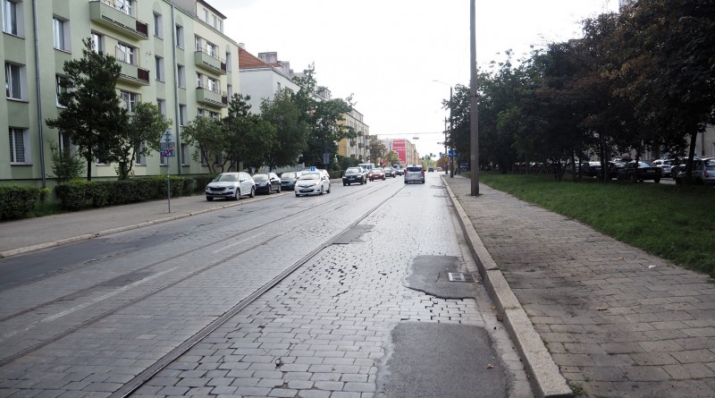 Tramwaj w ul. Gajowickiej. Musi powstać od razu przy przebudowie, bez „przejściowego” buspasa