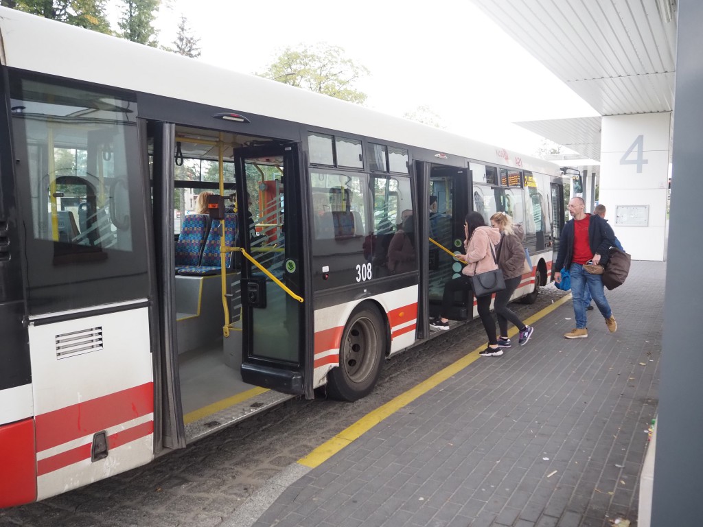 Sowiogórskie Centrum Komunikacyjne w Dzierżoniowie - autobus