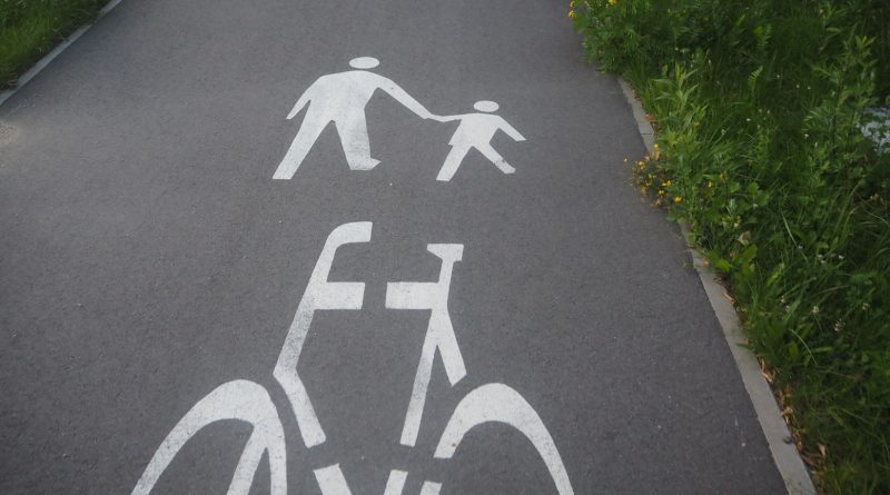 Uzupełnić infrastrukturę rowerową. Dla zielonych osiedli [ANALIZA]