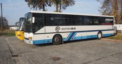 Autobus na dworcu w Trzebnicy